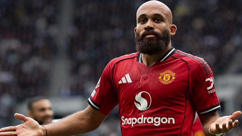 تلاش منچستریونایتد برای به تعویق انداختن خروج سه بازیکن جهت جام ملت‌های آفریقا